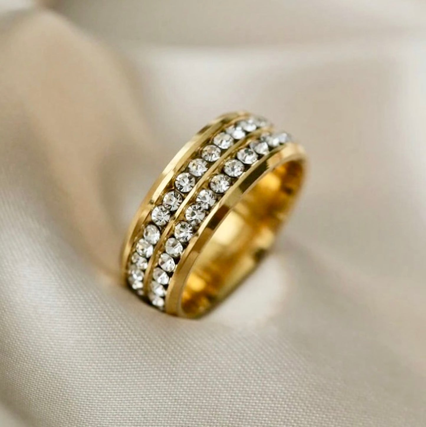 Round Diamantés 戒指