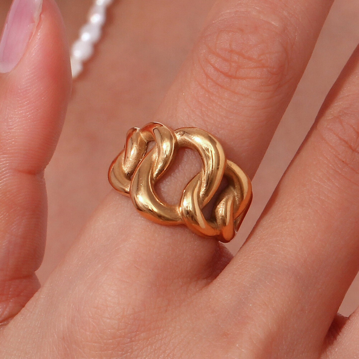 18K Gold Plated Stainless Steel Hypoallergenic Waterproof Tarnish Free Waterproof Sweatproof No-Fade Harper Chain Ring The Aura