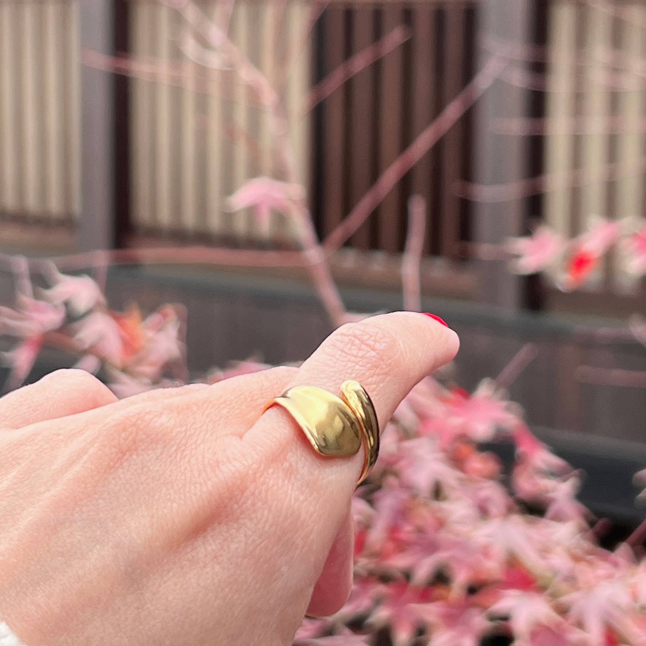 18K Gold Plated Stainless Steel Hypoallergenic Waterproof Tarnish Free Curly Flap Rings The Aura