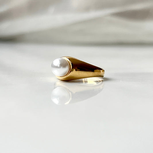 Solo Pearl Rings