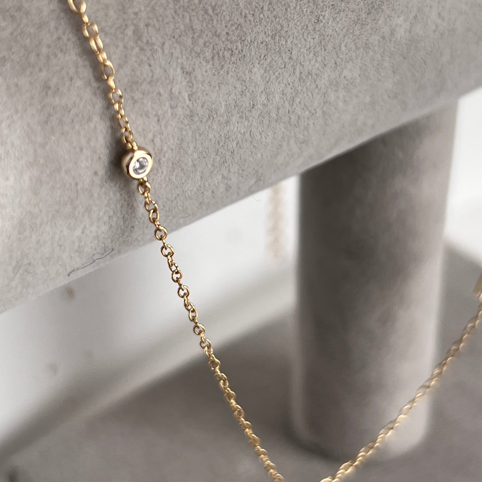 18K Gold Plated Sterling Silver Hypoallergenic Solo Round Alphabet Necklaces The Aura